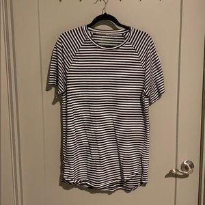 The Rail scallop tee